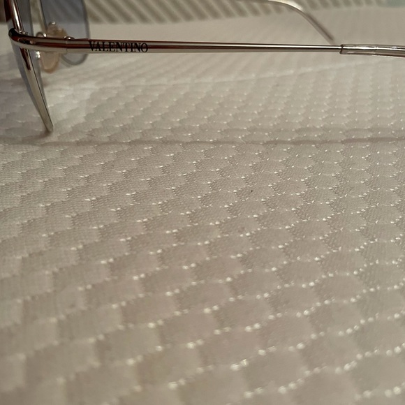 Valentino Aviator Sunglasses - Picture 6 of 7